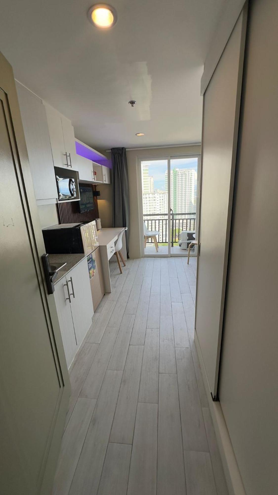 Modern & Comfy Studio - Steps From Ayala Mall, Cebu City ภายนอก รูปภาพ
