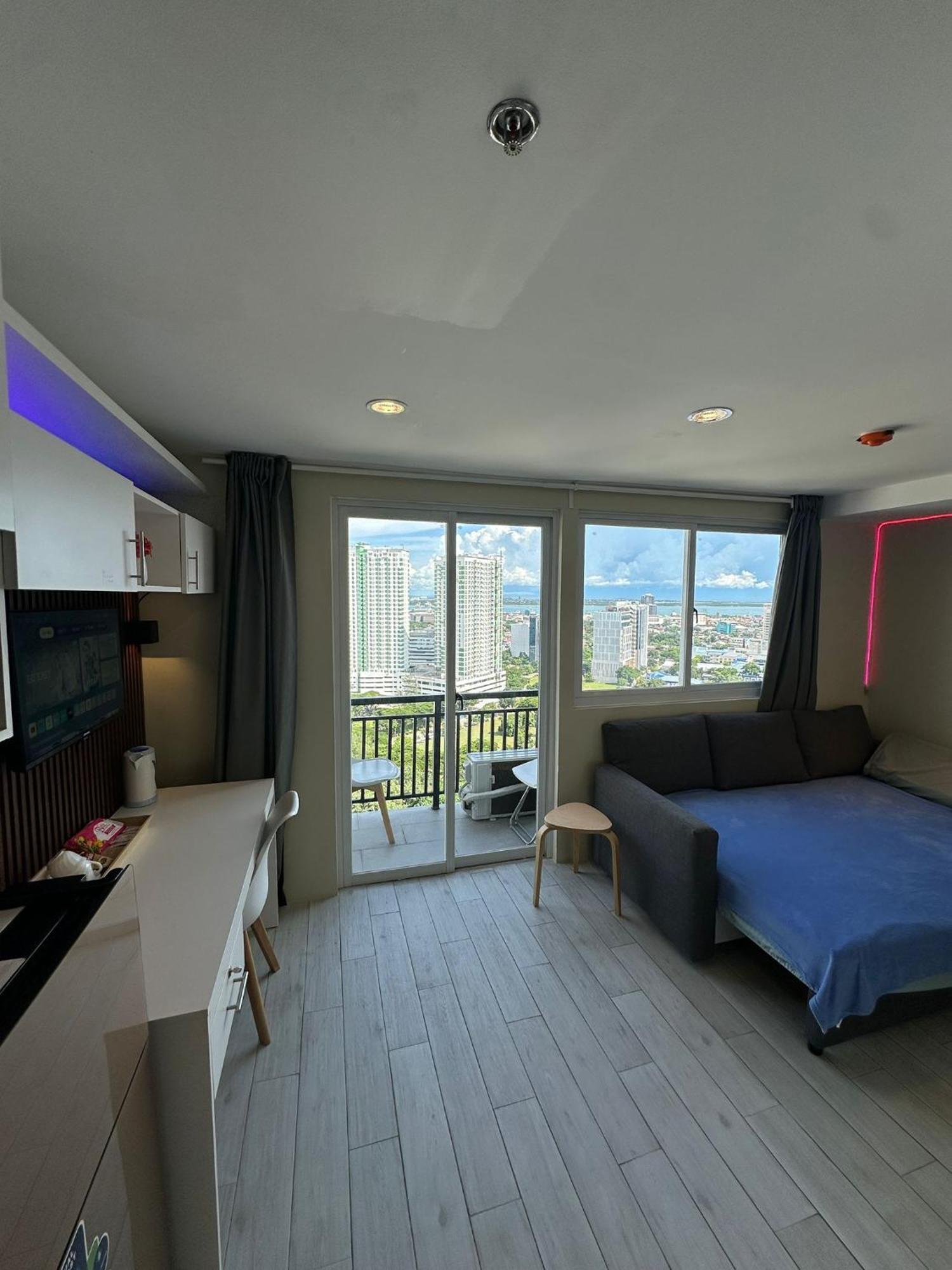 Modern & Comfy Studio - Steps From Ayala Mall, Cebu City ภายนอก รูปภาพ